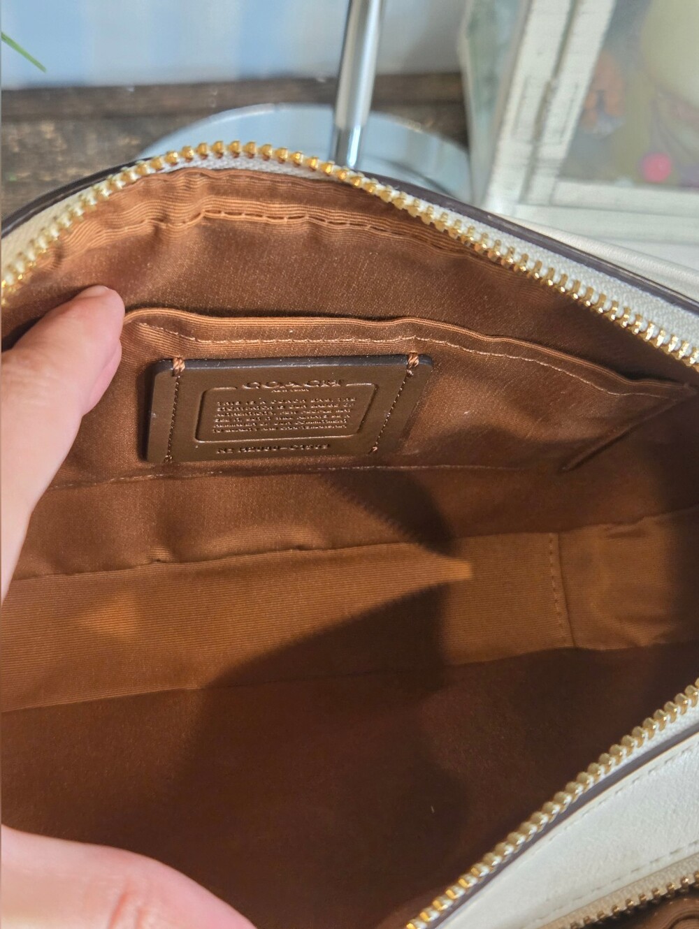 Coach Jes Crossbody Quilted Leather Camera Bag Chalk White & Gold. - Picture 12 of 16